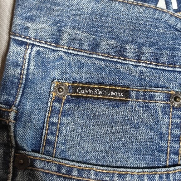 Vintage Calvin Klein Jeans men's size 32X31 hard washed denim blue straight leg - Picture 9 of 15